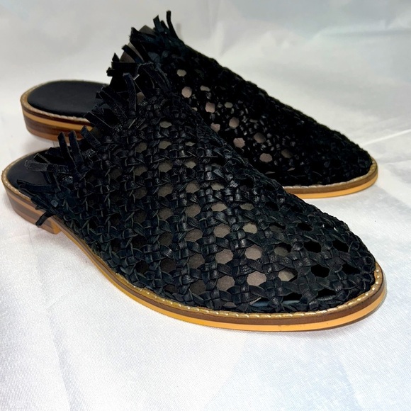 Free People Mirage Black Boho Preppy Leather Woven Slip On Flat Sandal - Picture 3 of 10